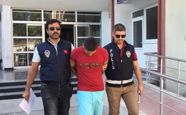 i Ev hapsinden kaçıp kapkaç yapan hırsız yakayı ele verdi