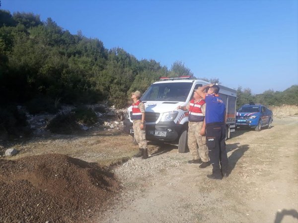 4 gündür kayalıklarda mahsur kalan oğlak kurtarıldı