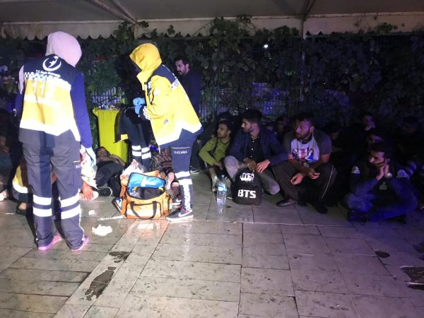 i Arnavutköy’de 50 göçmeni taşıyan tır kaza yaptı