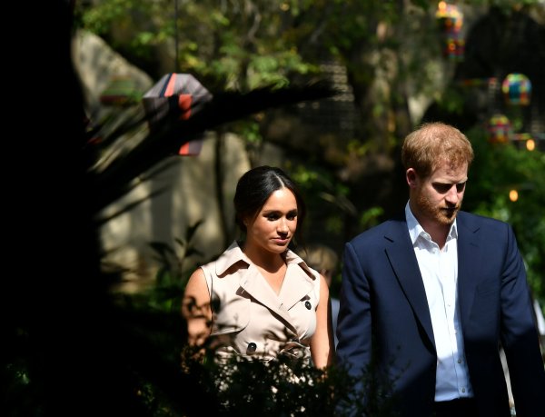 Prens Harry, mesajlarını hackleyen 3 gazeteye dava açtı