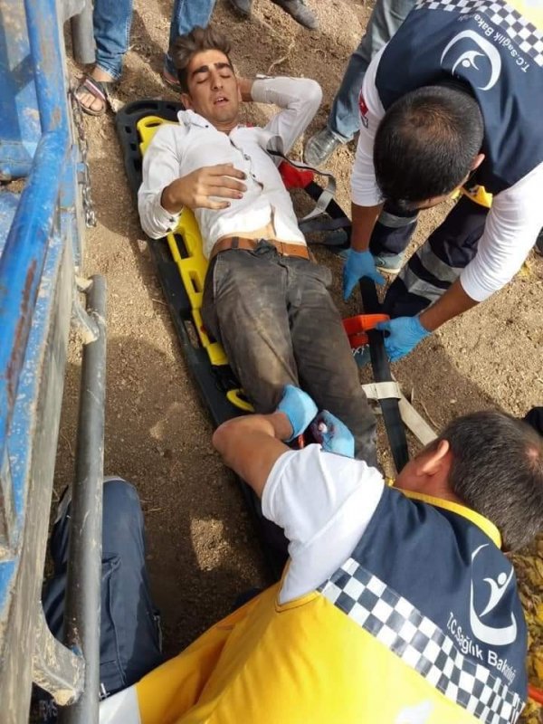 i Kabak makinesine ayağı sıkışan çiftçi kurtarıldı