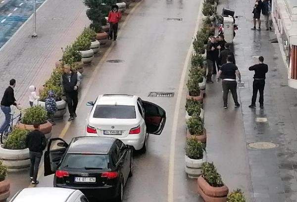 d Çocuklarının gözü önünde dayak atıp, serbest kaldılar