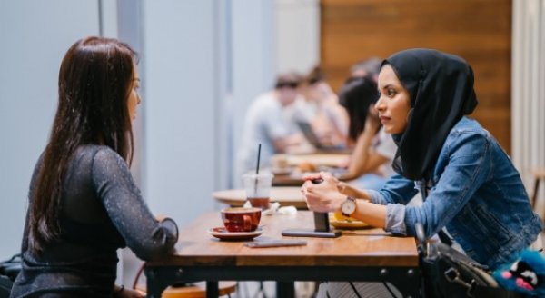 Kadınların 'çok konuşması' sağlıklarına faydalı