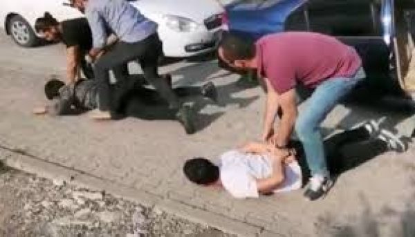 Kocaeli'de araba hırsızı çetesine operasyon