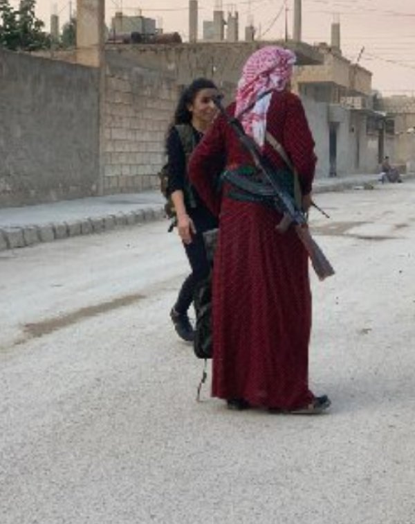 YPG'liler etekleri giydi