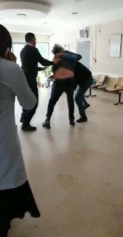 d Hasta yakını ile doktorun kavgası