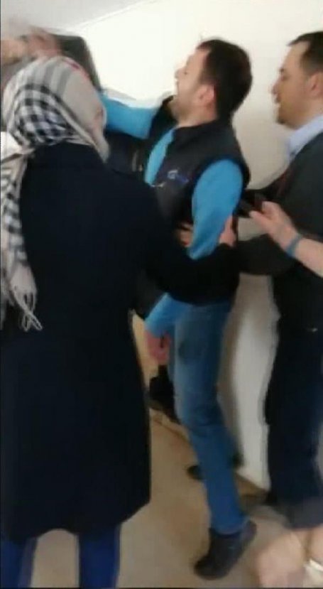 d Hasta yakını ile doktorun kavgası