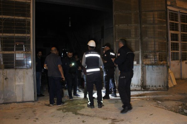 i Karaman'da mobilya atölyesinde yangın çıktı