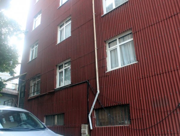 Madde bağımlısı kardeşini bıçaklayarak öldürdü