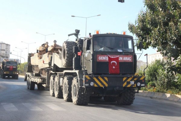 ZMA'lar Münbiç'e doğru yola çıktı