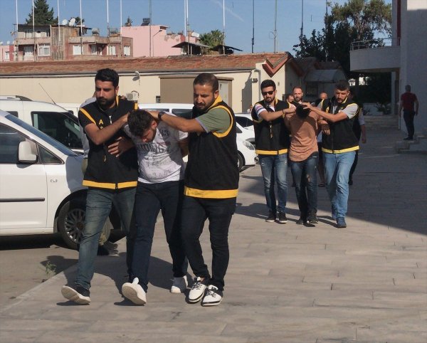 a Adana'da 4 ayda 8 eve giren hırsızlar yakalandı