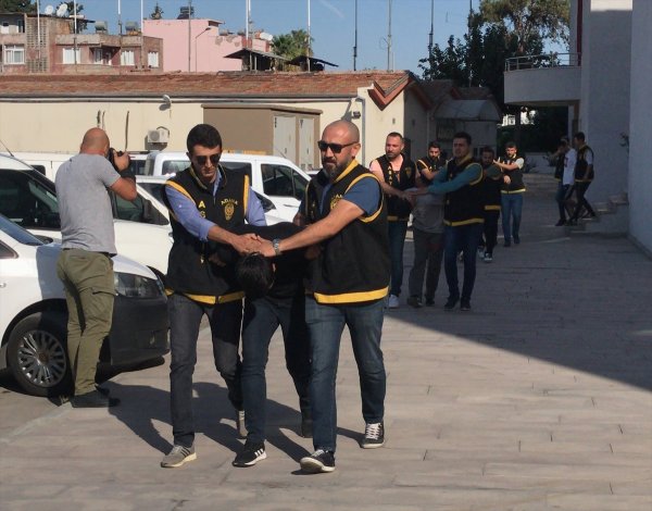 a Adana'da 4 ayda 8 eve giren hırsızlar yakalandı