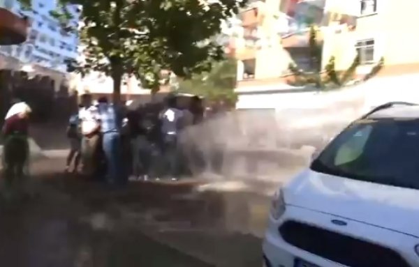 Diyarbakır'da Barış Pınarı Harekatı protesto edildi
