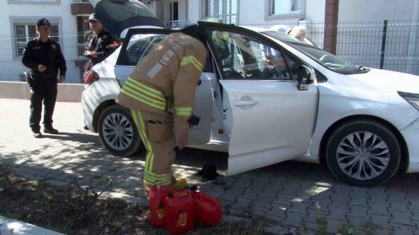 i Boşanma sürecinde olan adam kendini yakmak istedi