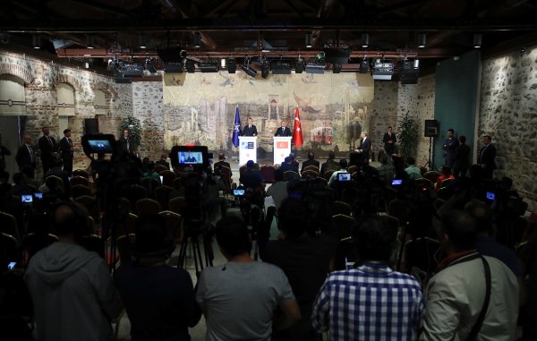 a NATO Genel Sekreteri İstanbul'da