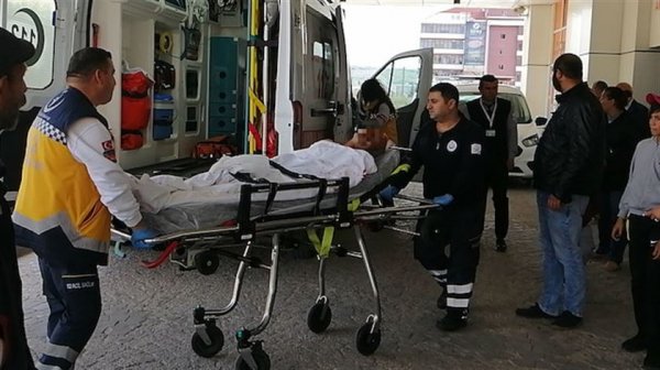 At arabası yüzünden kavga çıktı: 1'i bebek 4 yaralı