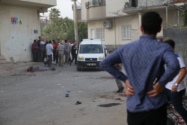 a YPG'li teröristler Nusaybin'de sivilleri vurdu