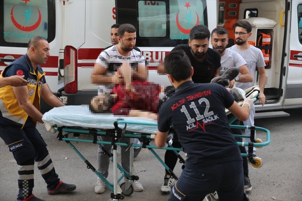 a YPG'li teröristler Nusaybin'de sivilleri vurdu