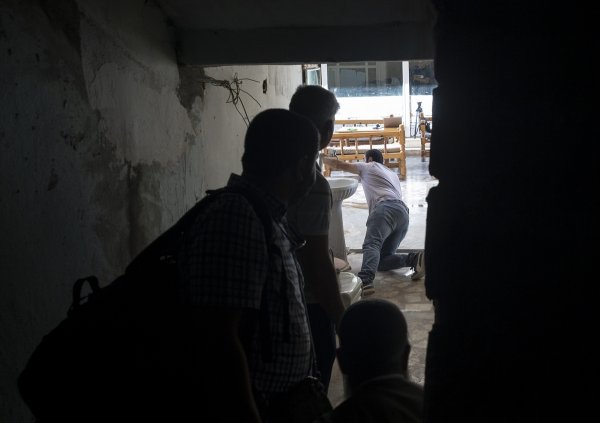 a Gazetecilerin kaldığı otelin yanına havan atıldı