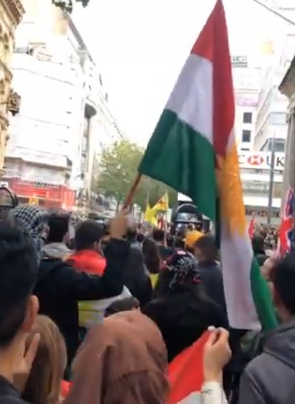 Hong Kong eylemcilerinden YPG'ye destek