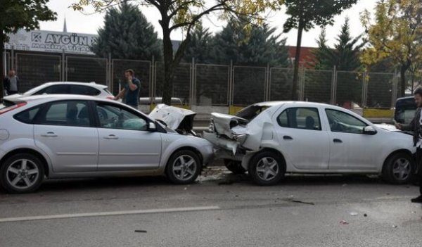 Kocaeli'de zincirleme trafik kazası