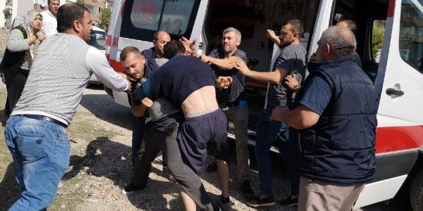 d Oğluna çarpan sürücüyü dövdü