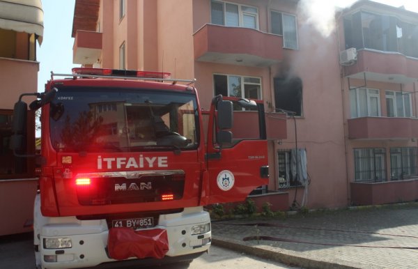 i Cinnet getiren baba evi yaktı, kızıyla birlikte öldü