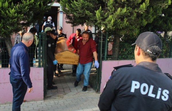 i Cinnet getiren baba evi yaktı, kızıyla birlikte öldü