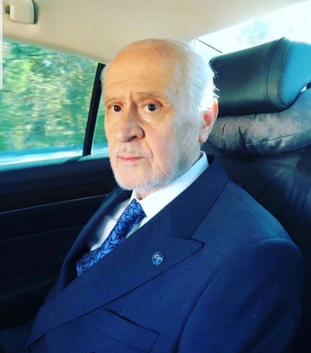 Devlet Bahçeli sakallarını kesti