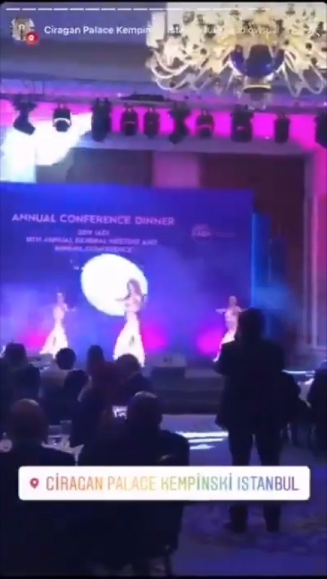 TMSF'nin etkinliğinde sahneye dansöz çıktı