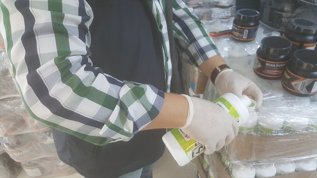 İstanbul'da sahte vücut geliştirme ürünü deposuna baskın