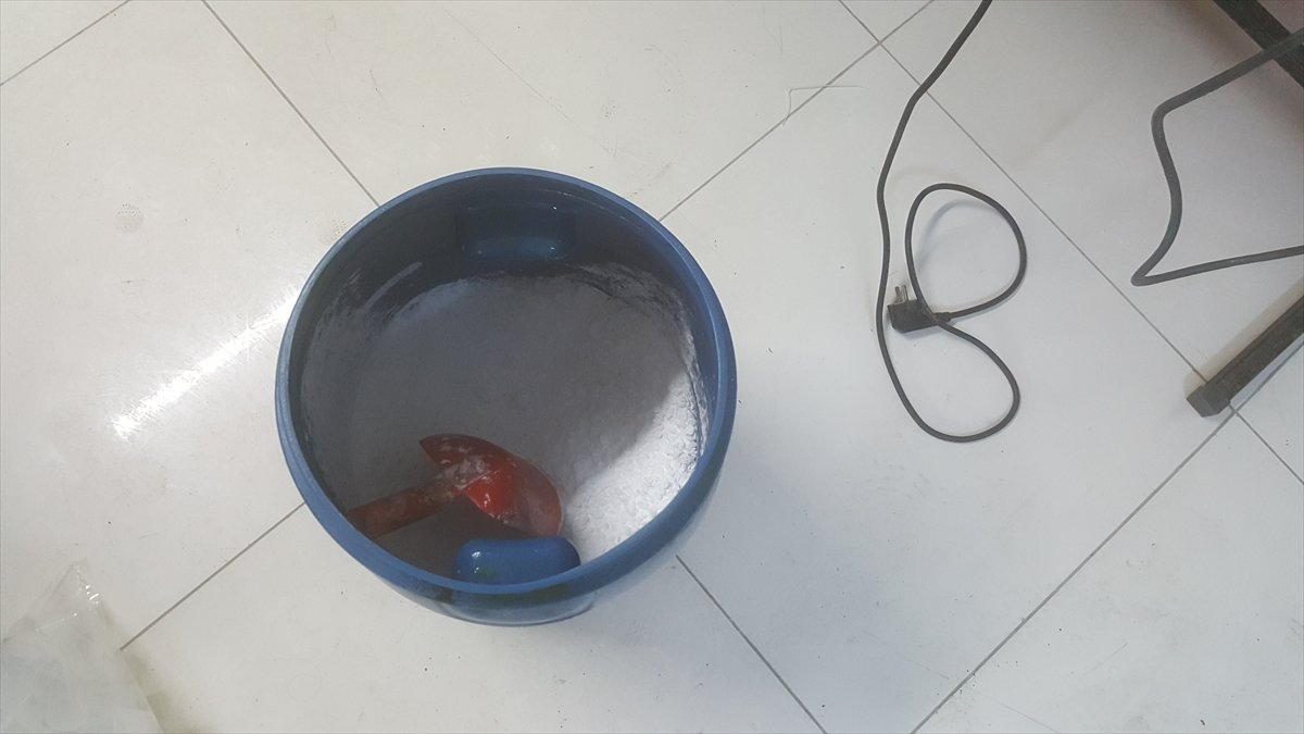 İstanbul'da sahte vücut geliştirme ürünü deposuna baskın