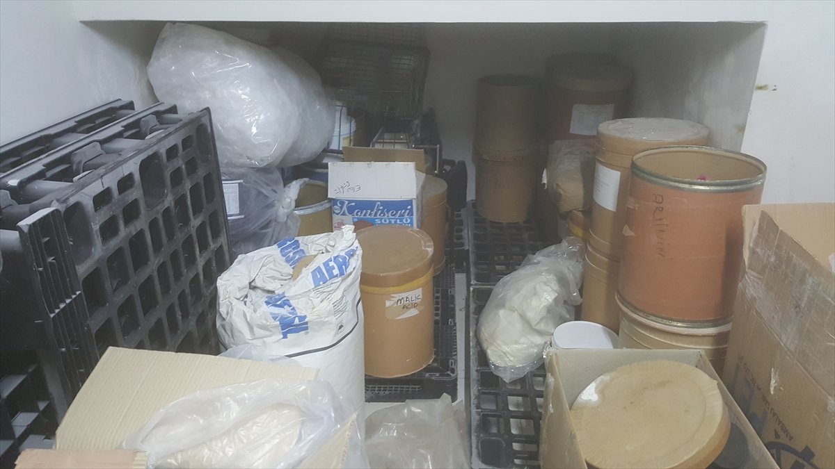 İstanbul'da sahte vücut geliştirme ürünü deposuna baskın