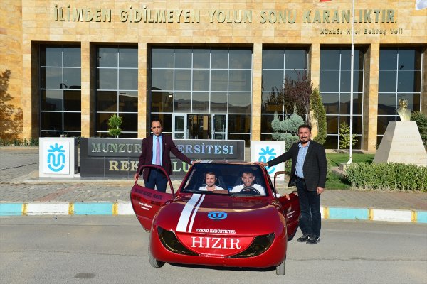 Tuncelili öğrencilerin yaptığı otomobil
