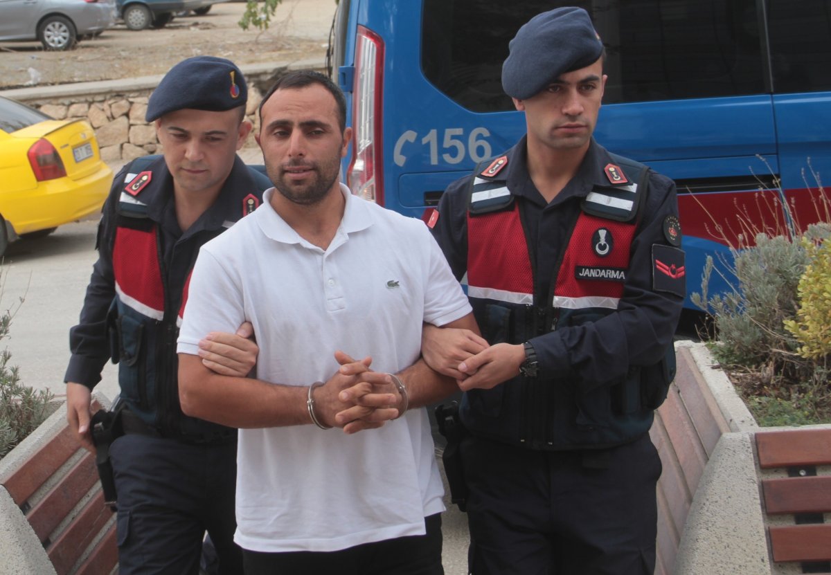 Kız çocuğunun telefonunu gasbeden suçluyu dişi ele verdi