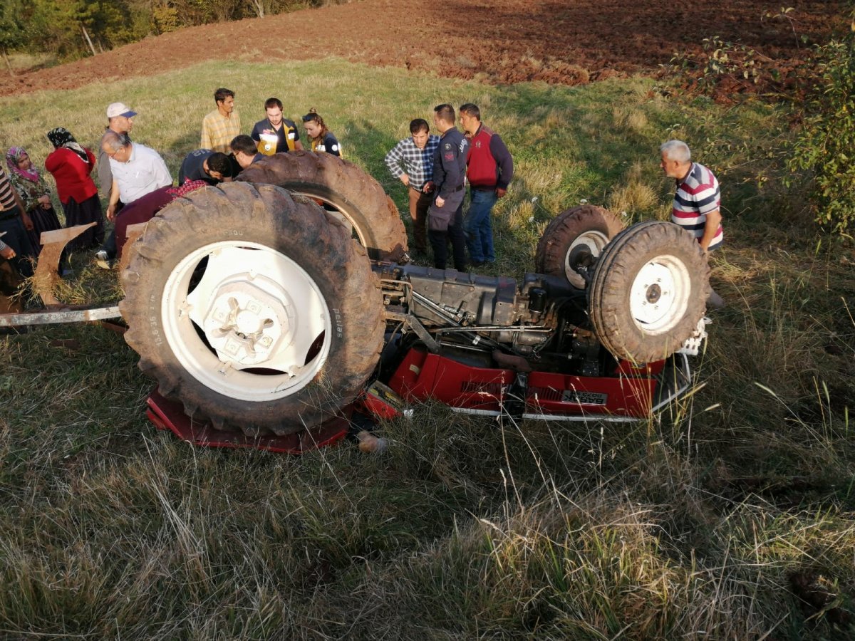 i Bolu'da devrilen traktörün sürücüsü hayatını kaybetti
