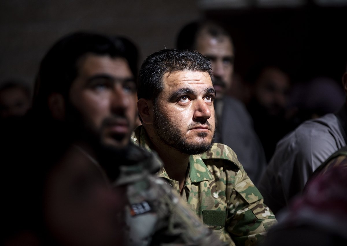 Tel Abyad'da cuma namazı