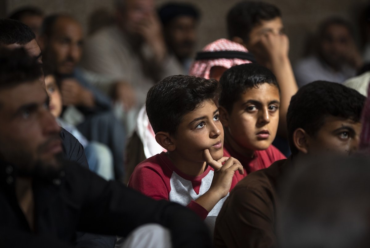 Tel Abyad'da cuma namazı