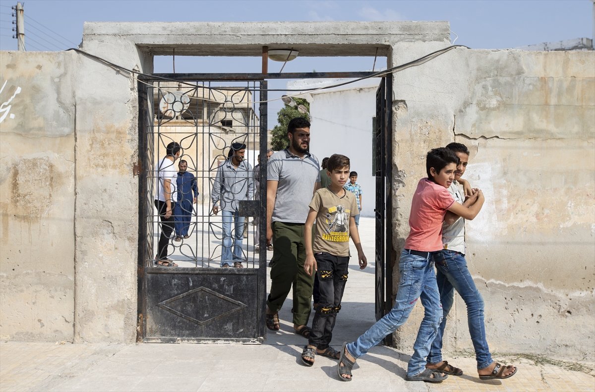 Tel Abyad'da cuma namazı