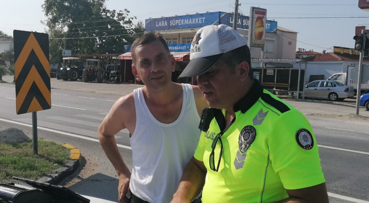 Alkollü sürücü makam aracına çarptı