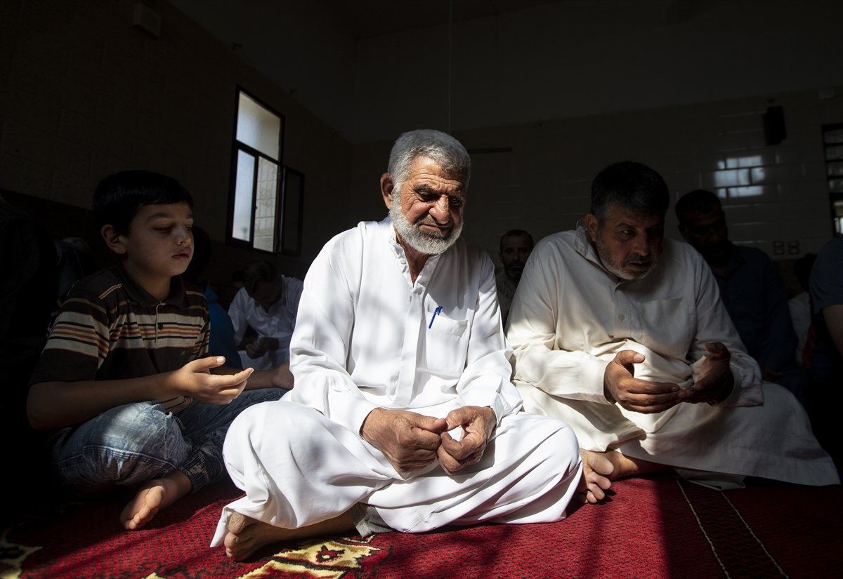 Tel Abyad'da cuma namazı