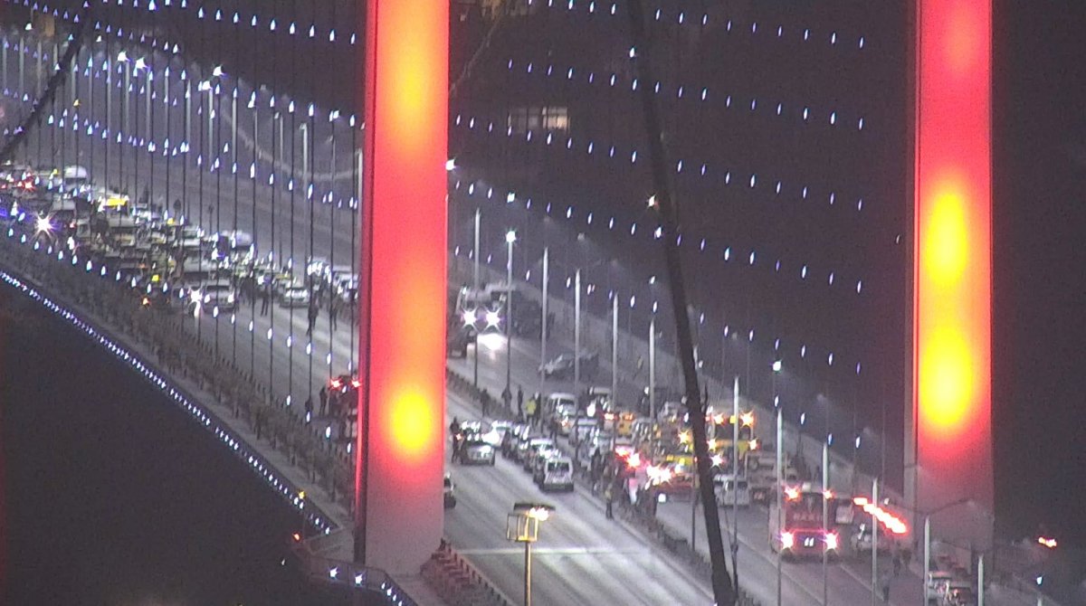 15 Temmuz Şehitler Köprüsü'nde intihar girişimi