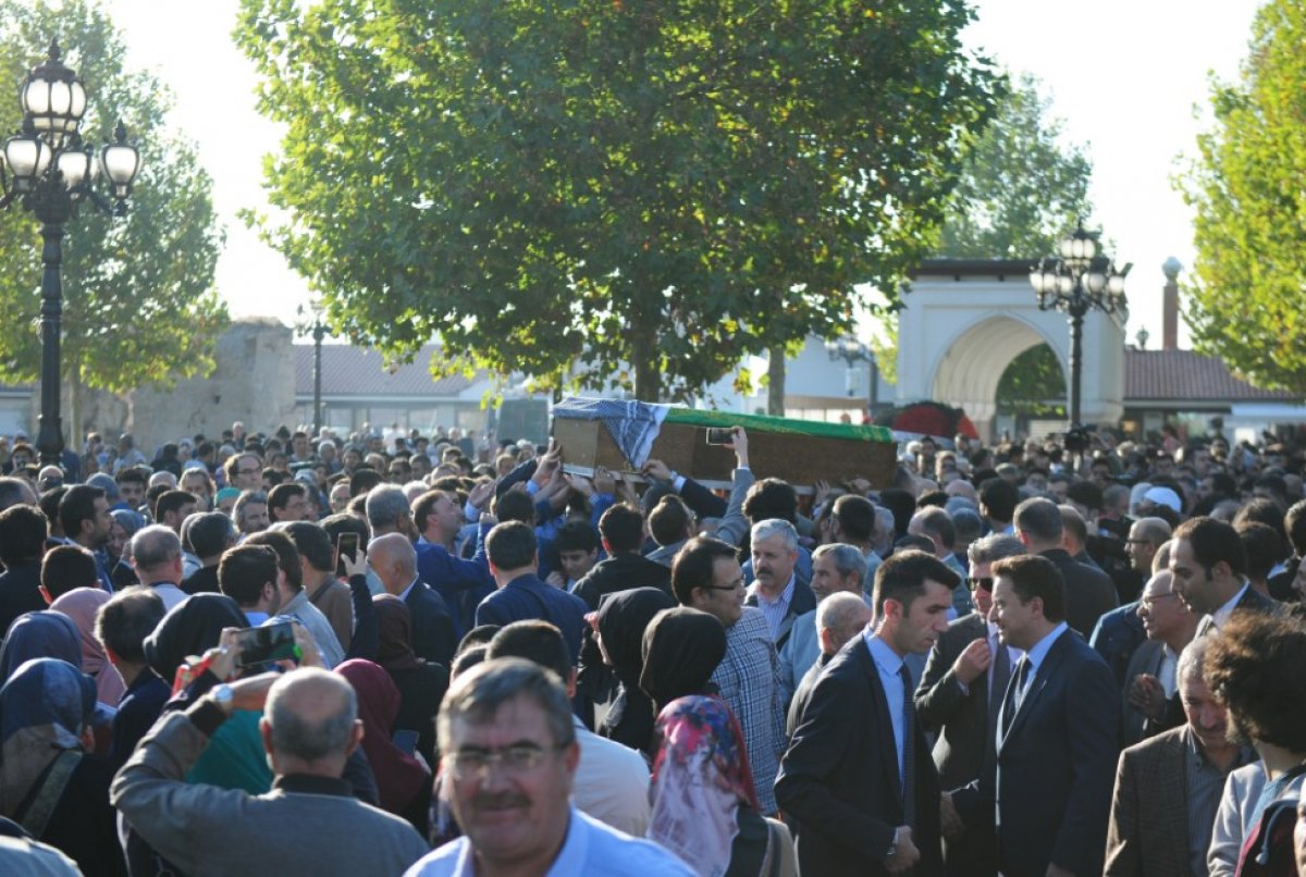 Usta Yazar Nuri Pakdil son yolculuğuna uğurlandı