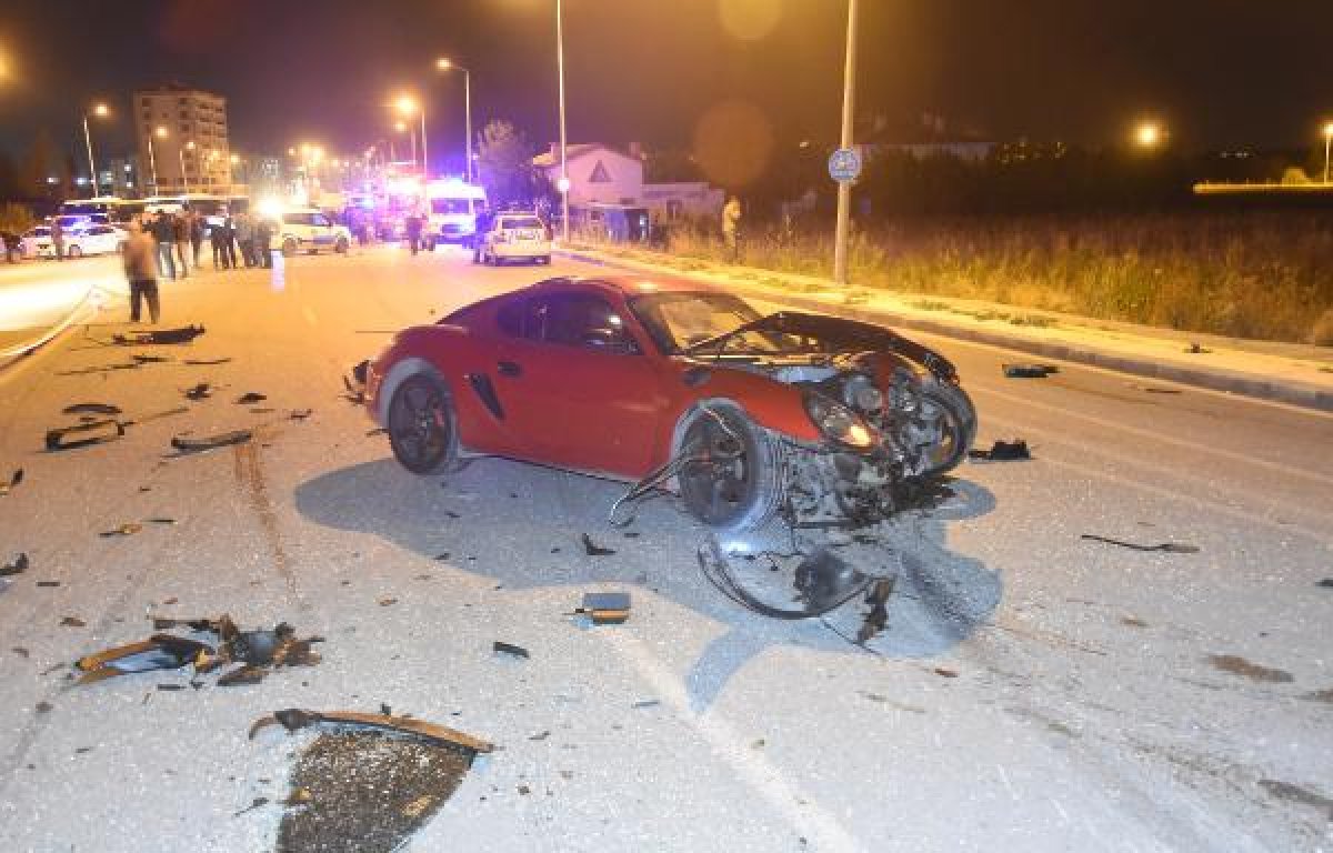 Sivas'ta otobüs kazasında 1 kişi hayatını kaybetti