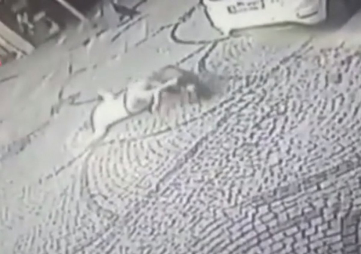 İntihar etmek isteyen kadını tutan esnaf konuştu