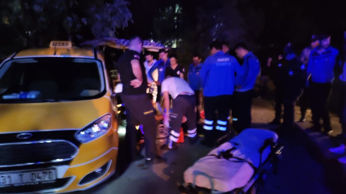 i Hatay'da bir taksici kendi aracının altında kalarak öldü