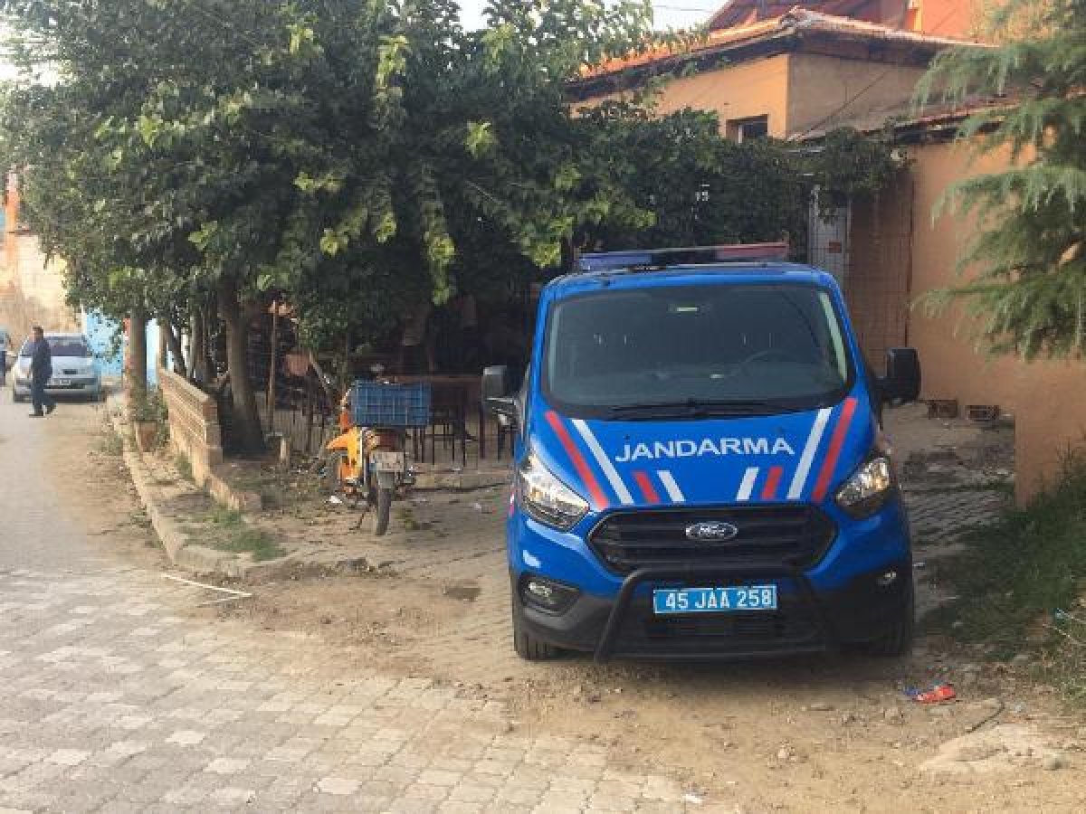 d Manisa'da kahvedeki kavgada 1 kişi öldü 1 kişi yaralandı
