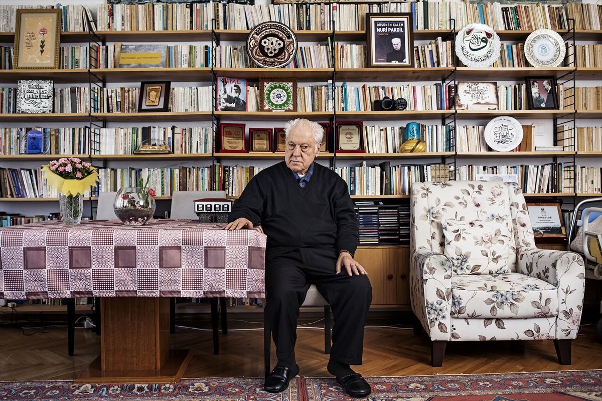 Nuri Pakdil kimdir? biyografisi Nuri Pakdil kimdir? biyografisi