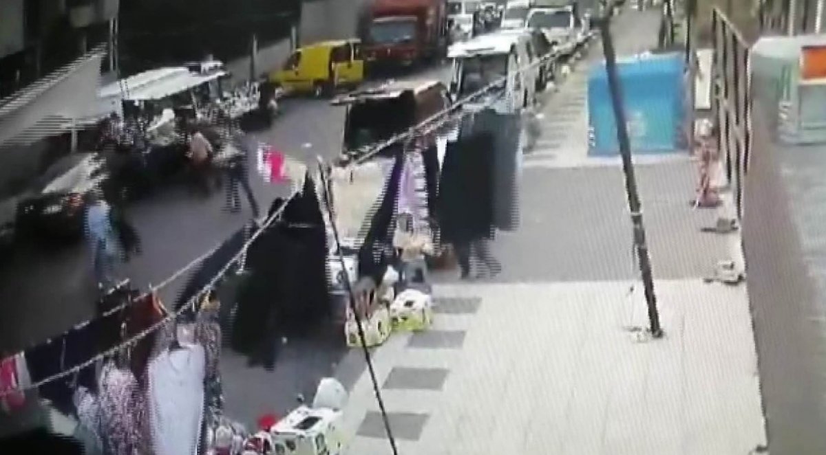 i Pazar yerine dalan sürücü 8 kişiyi yaraladı