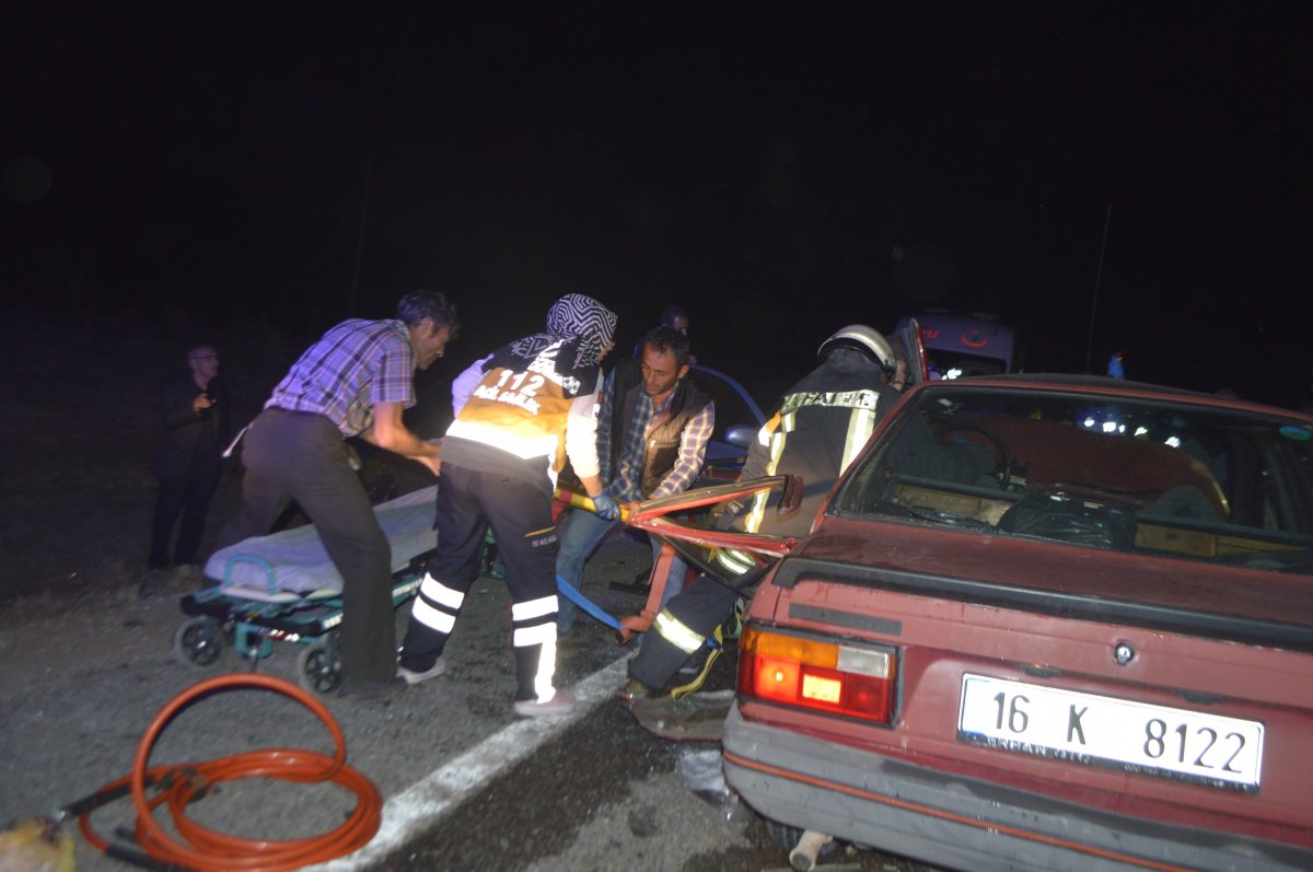 i Kütahya'da trafik kazasında 1 kişi öldü, 3 kişi yaralandı